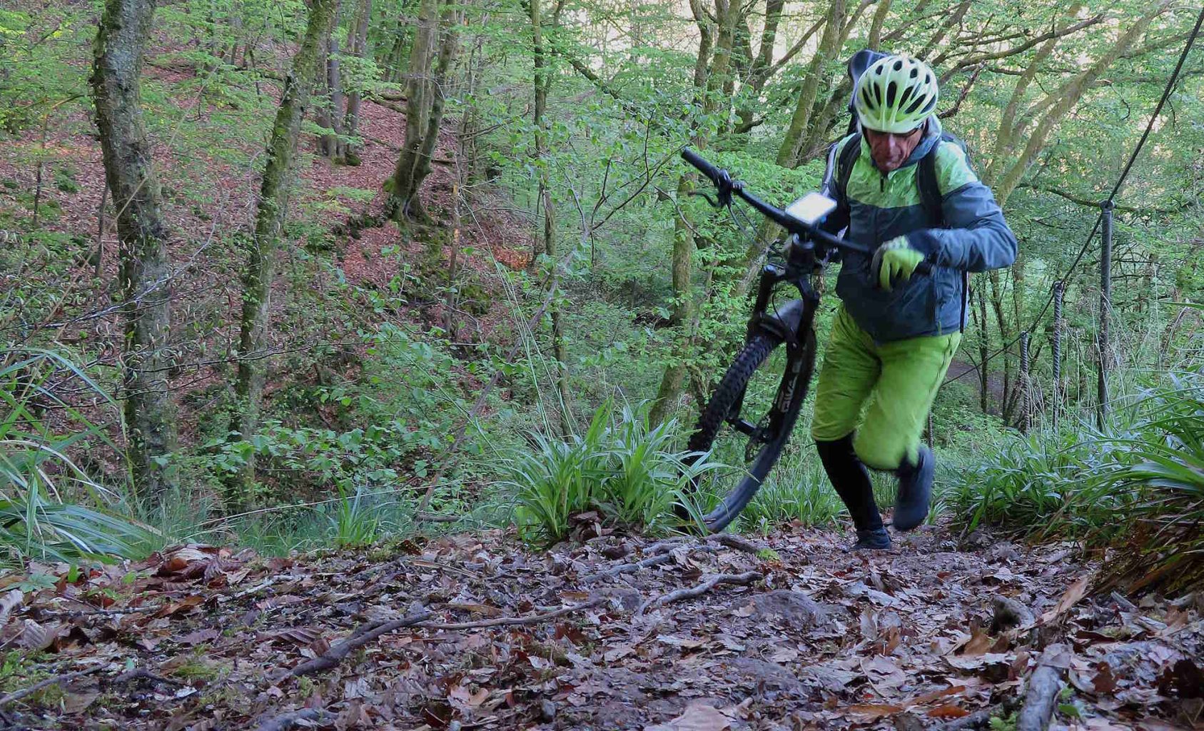 Kletterpartie im Lannenbachtal